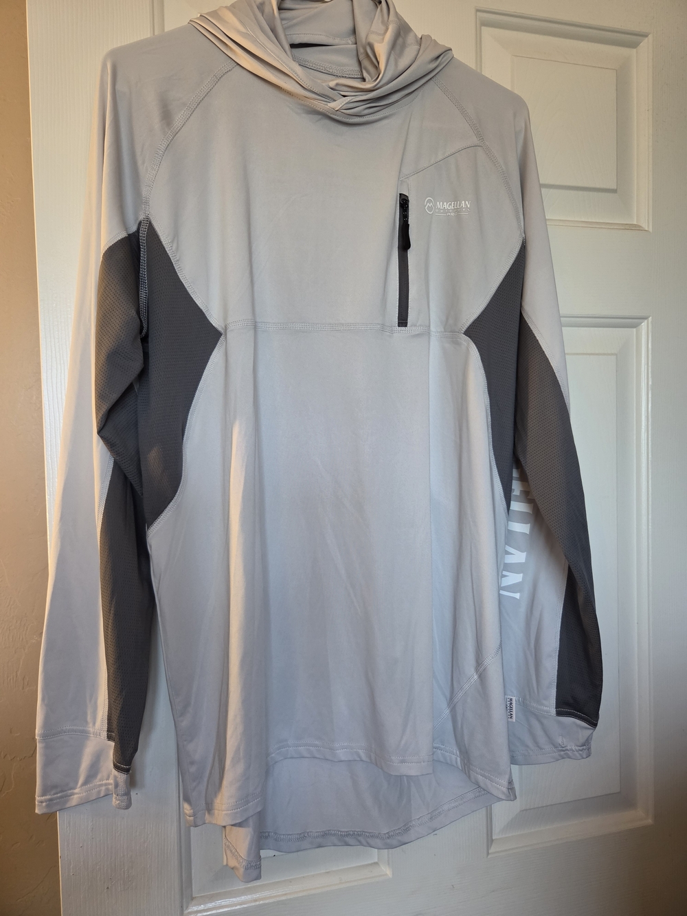 Magellan Outdoors Light Gray Hooded Fishing Sun Shirt